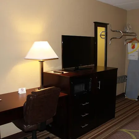 Super 8 By Wyndham Morrilton Motel Room photo